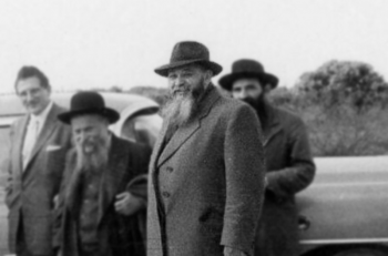 הרב פינייע (פנחס) אלטהויז | מראות חייו